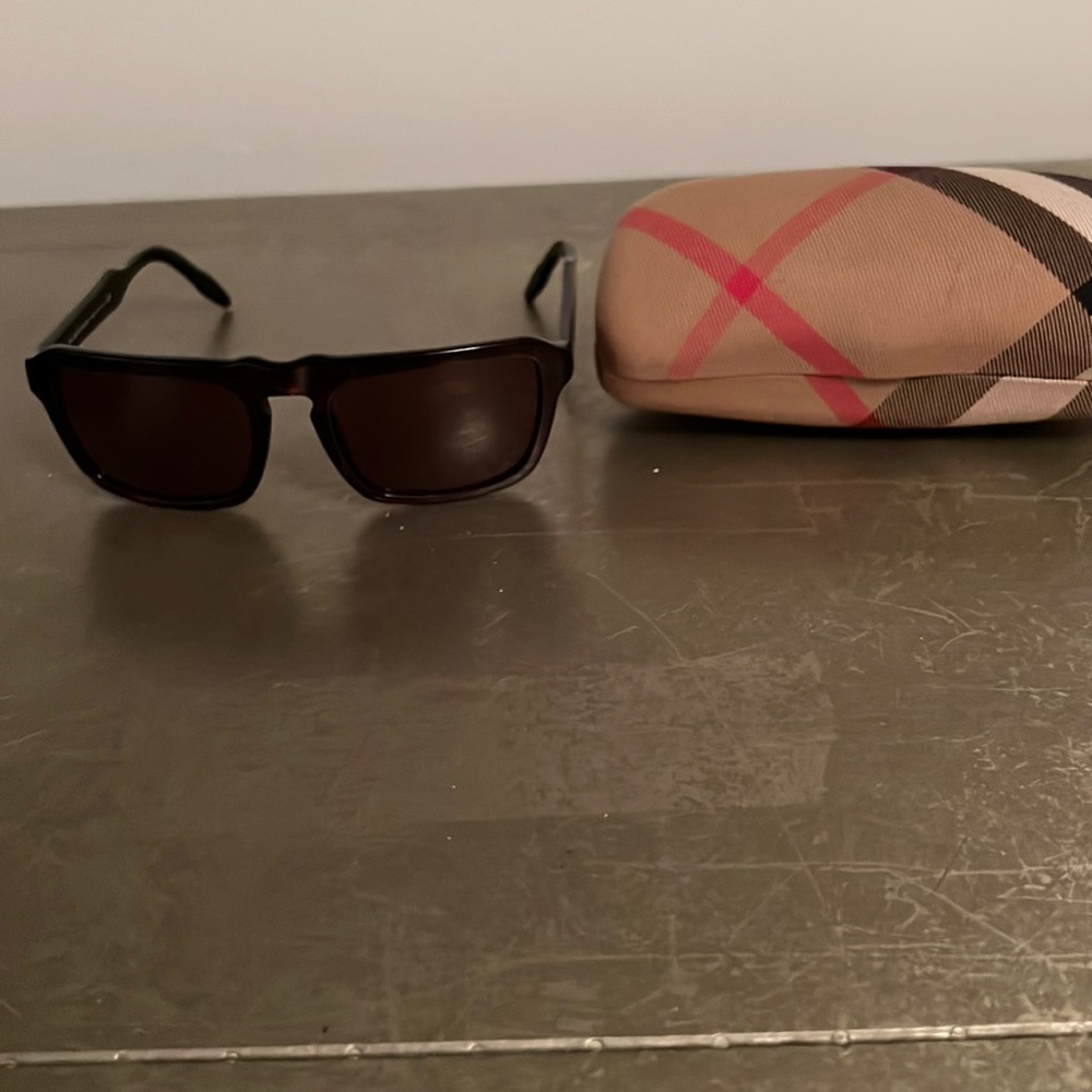 Burberry tortoiseshell, branded, sun glasses, authentic